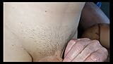 Kurze Clips, echte Amateur-Swinger, bi MMF, Doppelfass-Handjob snapshot 4