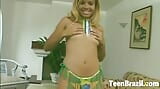 Blonde latina tiener uit Brazilië seks op 18-jarige snapshot 1