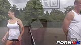 Die Britin Jess Schottland trickst ihn aus, sie nach einem Tennisspiel zu ficken snapshot 2