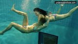 Andrea i Monica gorące nastolatki w basenie snapshot 5