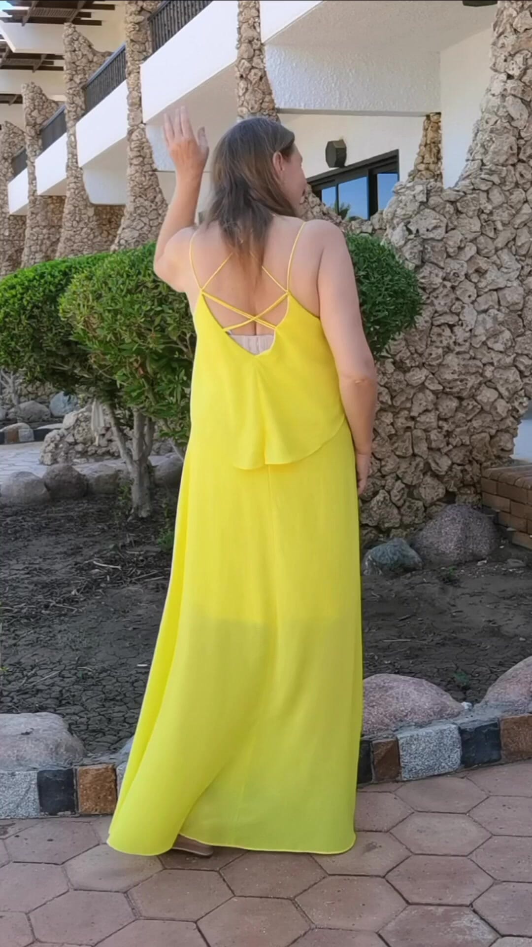 Signora in giallo, nonna assolata