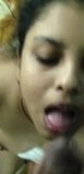 Индийская возбужденная жена дези сосет и трахается snapshot 14