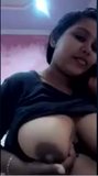 Bbw indiana con grandi tette che gioca con le tette in videochiamata snapshot 2