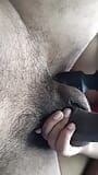 Mallu hete vrouw stopt een vibrator op de penis van haar man snapshot 9