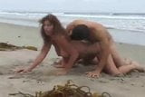 Classico sesso in spiaggia snapshot 13