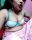 Tía completamente dura para el sexo es un gran booobbs y coño mojado snapshot 6