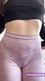 라티나 애타게! 타이트한 체육관 바지를 입고 낙타 토를 괴롭히는 라틴계 여자 십대 snapshot 1