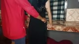 Kamwali bai kunwari, ladki queenrima wurde erwischt und von hinten gefickt, während sie in der Küche putzte snapshot 4