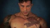 Pria otot panas solo big pecs tattoo snapshot 1