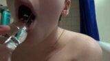 Masturbation amateur dans le bain snapshot 10