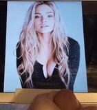 Tribut cu spermă pentru Natalie Alyn Lind snapshot 4