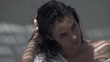 Lauren Cohan modelando em uma camiseta molhada com mamilos apertados snapshot 1