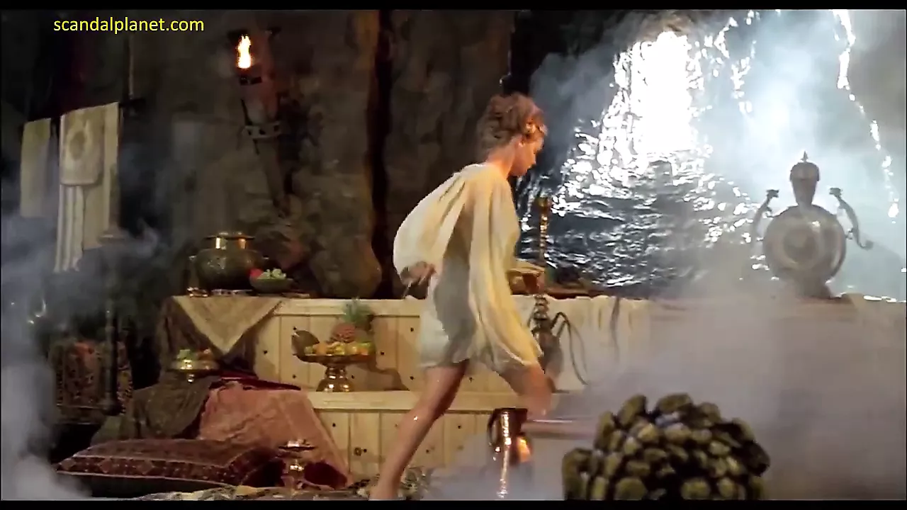 Секс С Кэтерин Армстронг В Душе – Бей И Жги 1990
