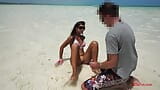 Diepe anale seks op het strand. Lisichka Mila Fox snapshot 10