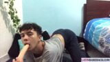 Latino twink trekt en heeft anaal spelen in solo video snapshot 1