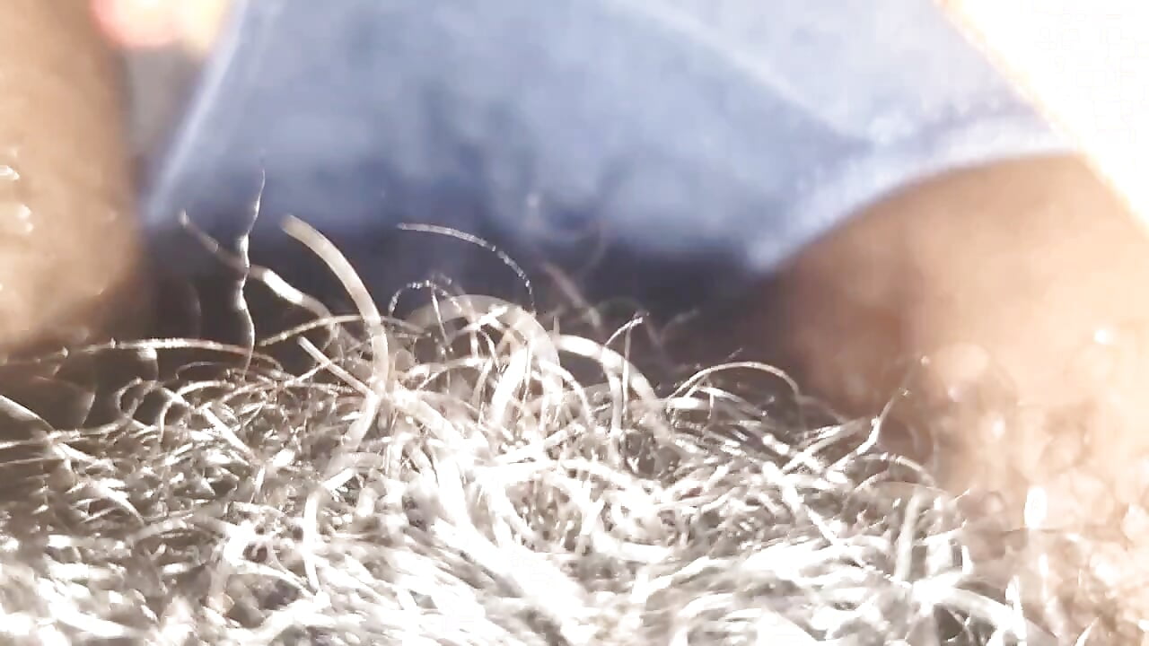 Unexpected201 plays with her pussy