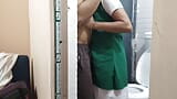 Une infirmière desi avec un patient - nouvelle vidéo snapshot 3