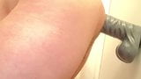 Pisciare buco del culo di SSBBW rovinato da un enorme dildo snapshot 12