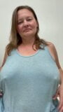 Mostrando mis grandes tetas snapshot 1