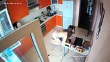 Amateur joven pareja rápida Hardcore acción en cocina snapshot 3