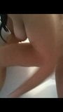 Sexy MILF esposa afeitado y jugando con Grande tetas en ducha snapshot 4