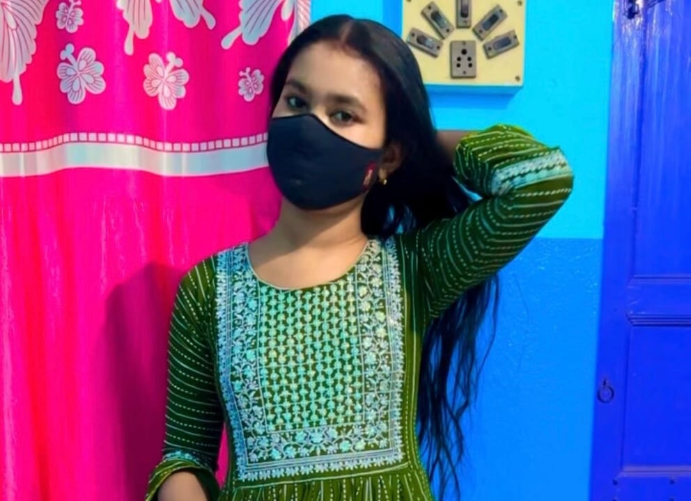 desi indian cute teen fucking before behind the scene pissing in the full body and washing with voice bengali