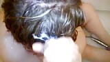 Abspritzen auf die Haare snapshot 9