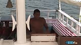 Wirklich enges exotisches mädchen auf einer yacht in den hintern gefickt snapshot 1