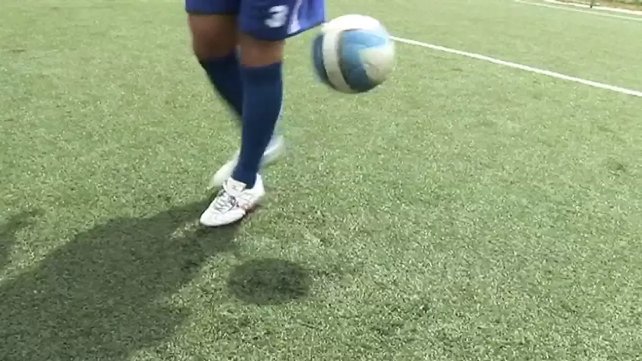 라커룸에서 다같이 섹스하는 여자 축구팀