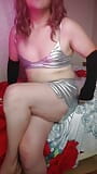 Crossdresser Kitty en Youtube hace un video en vivo para sus bellezas con su culo sexy rubia, cuerpo y traje snapshot 10