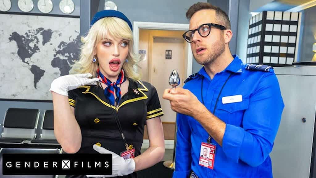 Śliczna trans stewardessa rozbita przez perwersyjnego strażnika - GenderXFilms