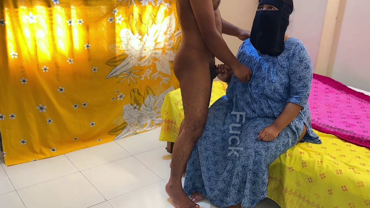 Gran culo egipcio y enormes tetas calientes tía habitación compartida con el chico del hotel!