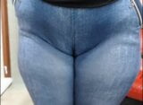 Cameltoe matură snapshot 3