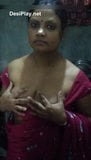 North aunty boob show en sari snapshot 1