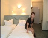 MILF alleine im Sexhotel  snapshot 2