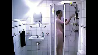 Humping Piss und Dusch Masturbation | xHamster