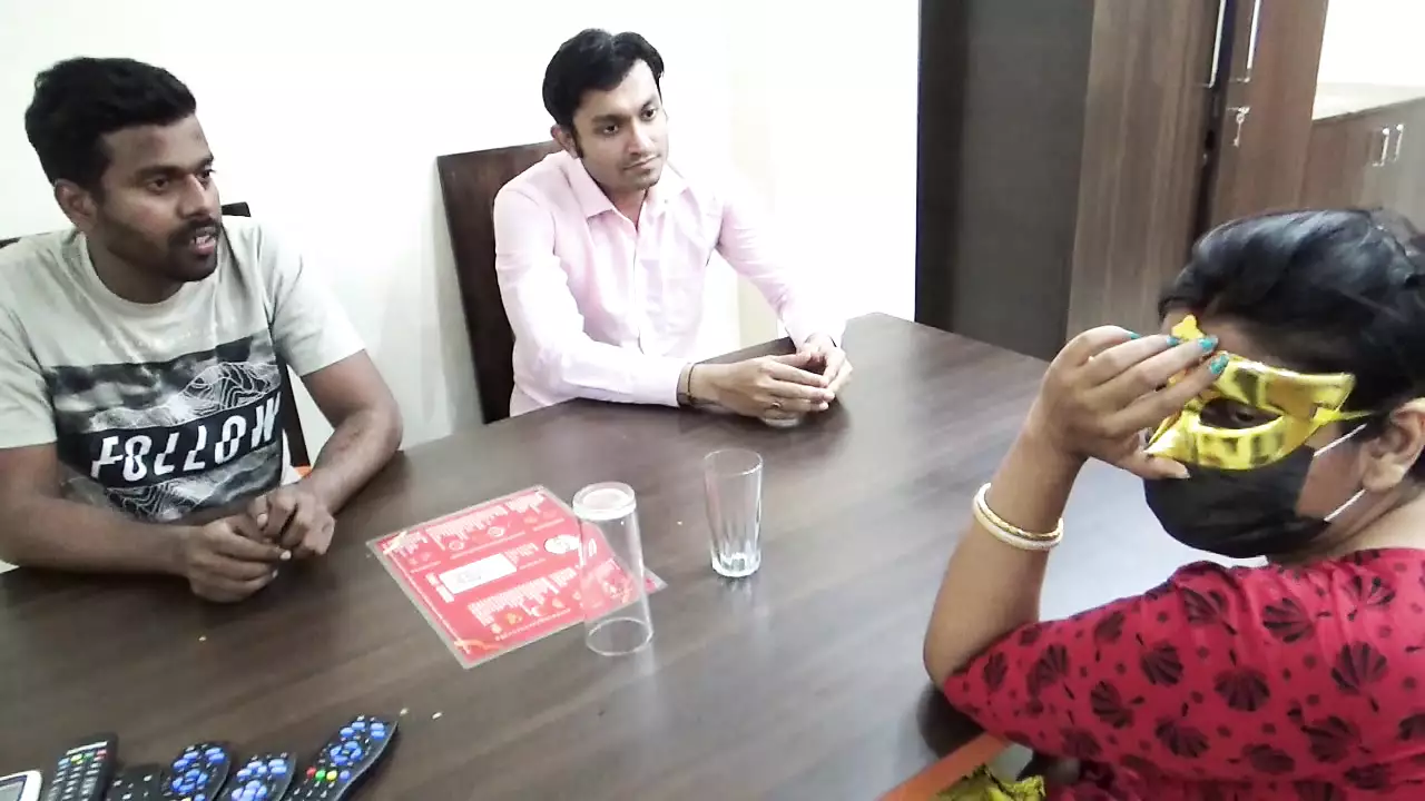 Hindi mein adult movie