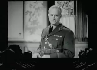 Teatr sahnalarida yalangoch fotosuratlar