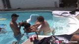 Pegas producciones - Fiesta en la piscina snapshot 2