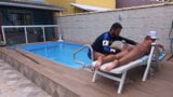 Meu marido foi embora, o homem da piscina chegou! snapshot 9