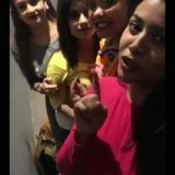 Chicas indias cachondas cantando isme tera ghata versión para adultos snapshot 1