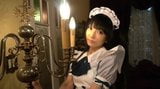 Schattige Japanse meid toont haar verlegen slipje snapshot 2
