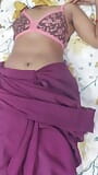 Caliente sexy dama en sari es follada en el coño y el culo por el marido en el dormitorio snapshot 1