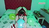 Shyyfxx spelen, wrijven en knallen van ballonnen - ballonfetisj snapshot 15