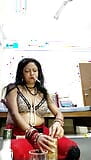 India disfruta del sexo con juguete fuma un cigarrillo - tetas calientes, coño apretado snapshot 6