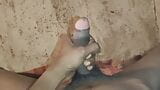 Băiat indian fierbinte își scutură pula mare cu ejaculare, vorbind murdar hindi snapshot 9