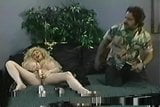 Leanne lovelace và ron jeremy - một mối tình chính thức (1994) snapshot 4