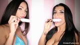 Kirsten Price macht lesbischen Spaß snapshot 1