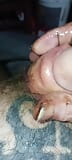 チンポの頭とシャフトを痙攣させ、真っ二つに割れた尿道で指パイズリ snapshot 7