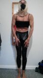 Lanalovebums, travesti excité, joue avec un gode dans un legging gloryhole snapshot 1